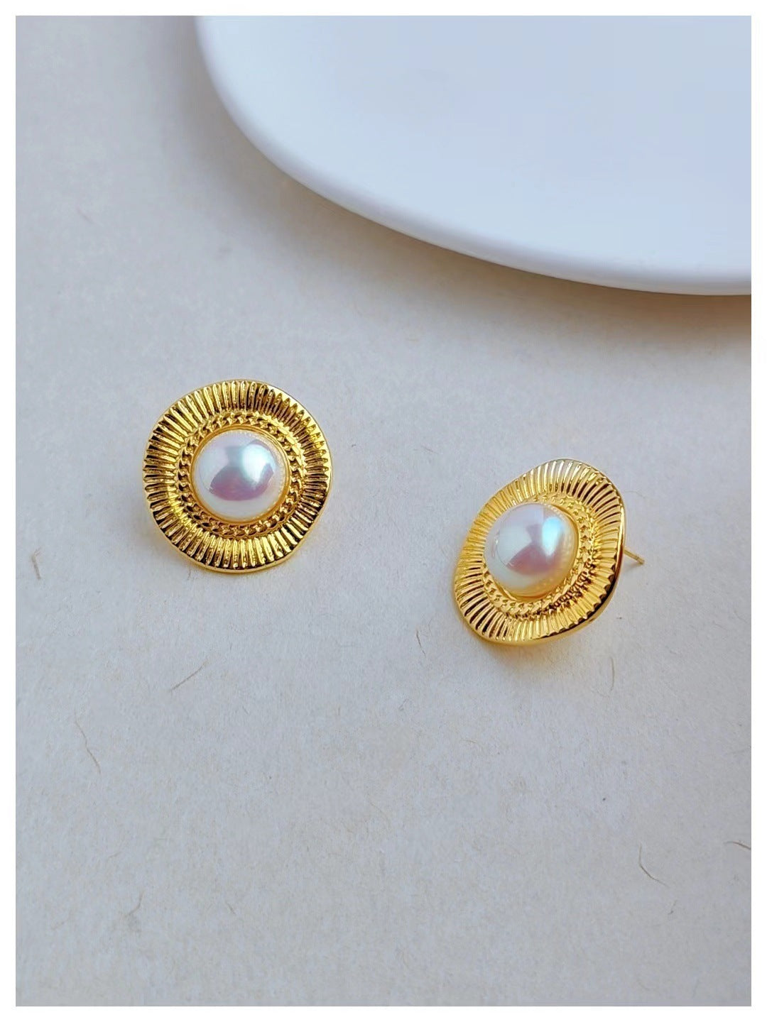 Boucles d'oreilles exagérées rétro semi-cercle de perle de perle de perle