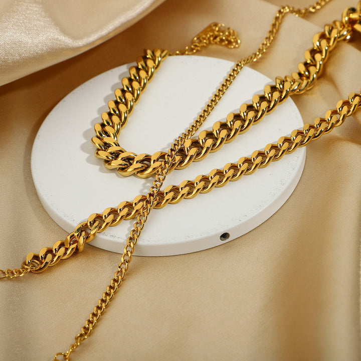 Lanțuri minimaliste și personalizate de gleznă cubaneze pentru femei