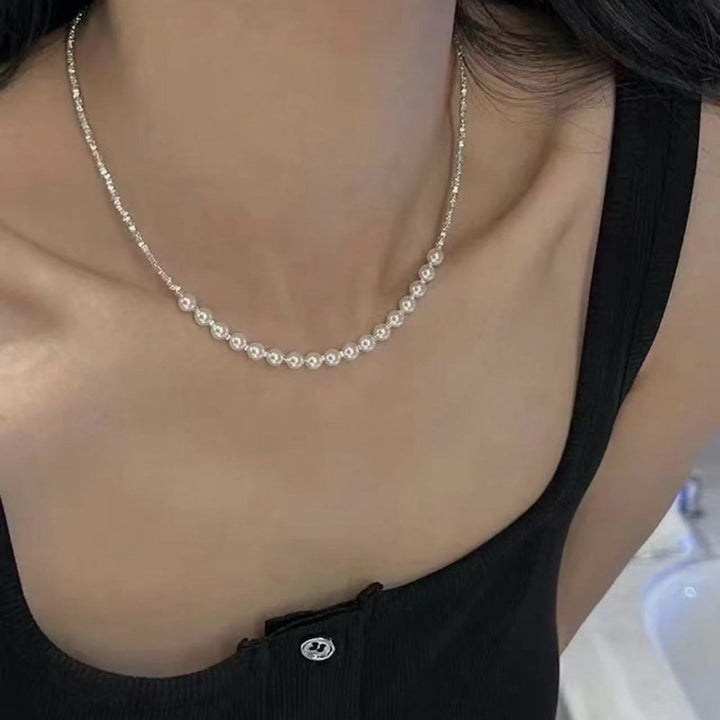 Kleine Stücke Silberperlen Halskette weiblicher Gitterschlüsselblattkette