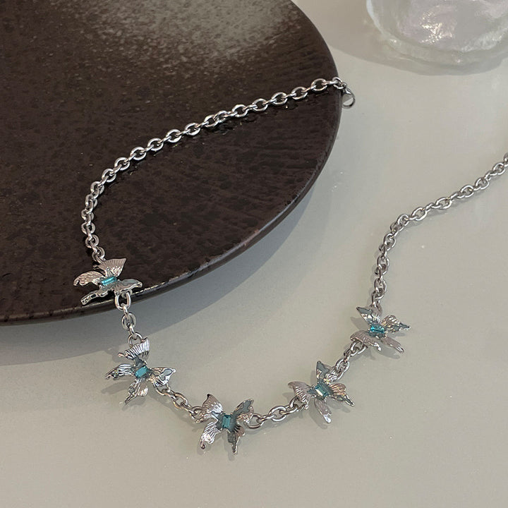 Spesiell interesse design blå diamant sommerfugl halskjede