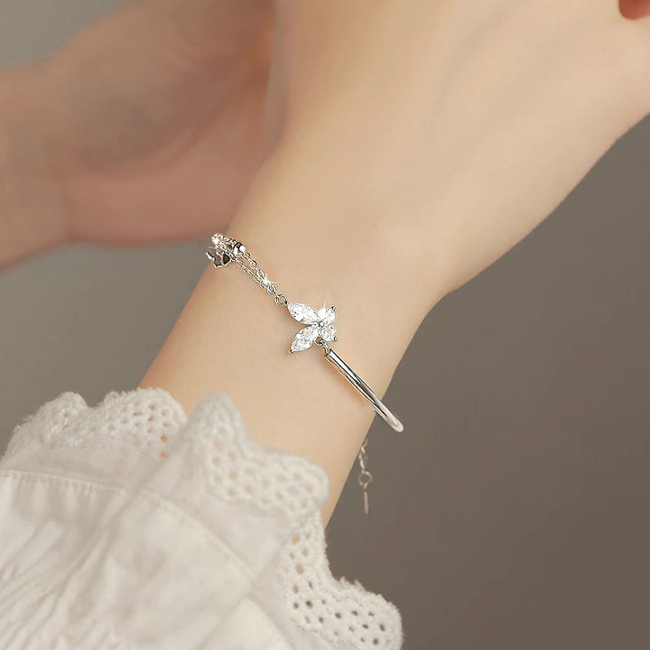 S925 Gümüş Kelebek Bileklik Kadın Gümüş Aksesuarları Işık Lüks Azınlık Zarif