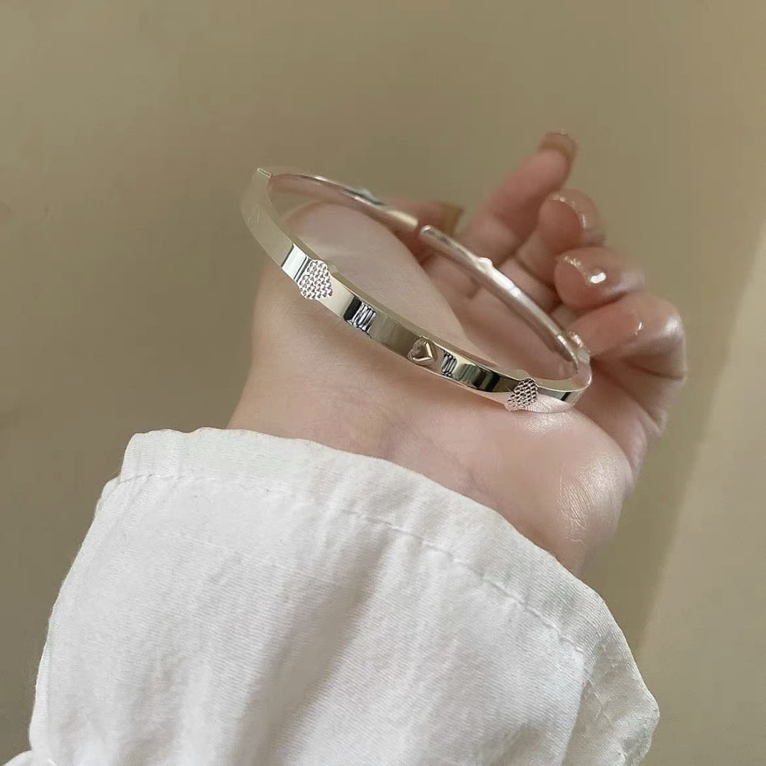 Women's Heart-shaped Sterling Silver Bracelet Smooth Opening