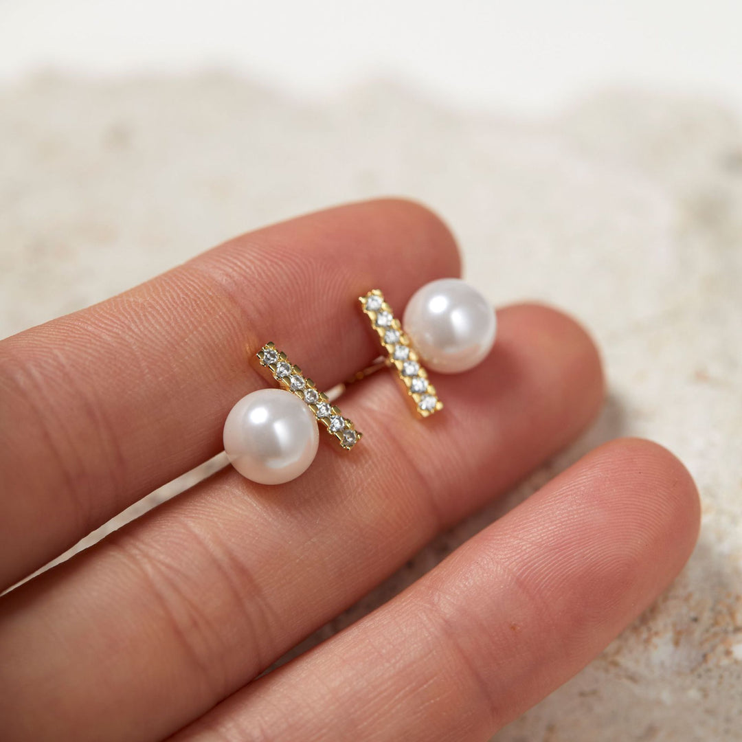 Orecchini di perle intarsiati intaglia per zanzare zircone