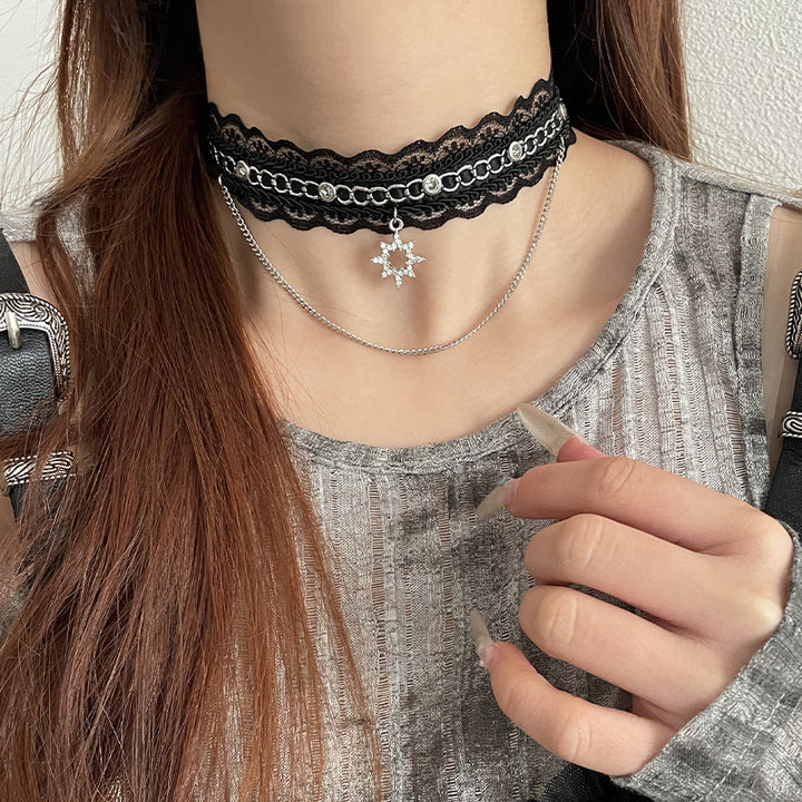 Schwarzer Spitzen -Sonne -Asterismus Halskette für Frauen