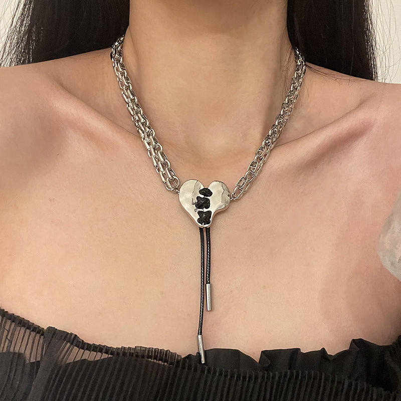 Frauen herzförmige Schnürquasten Halskette Spezialinteresse Design