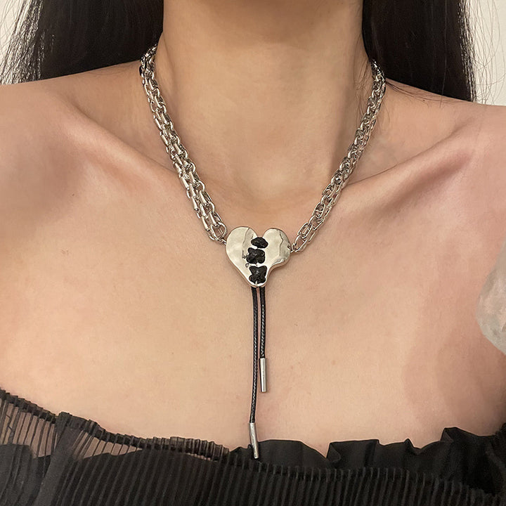 Kvinnors hjärtformade snörning Tassel Necklace Special-intresse för specialintresse