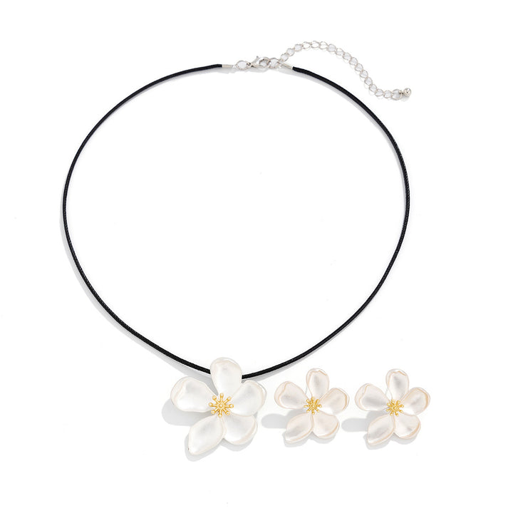 Mode fünf Blütenblumen -Blüten Anhänger Wickende Halskette Frauen