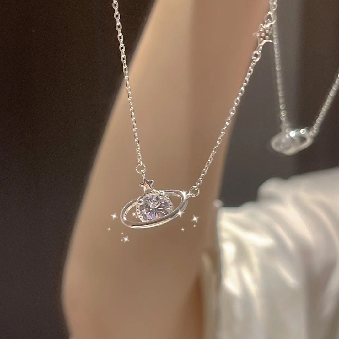 Collier de l'univers de la planète Design de niche féminin