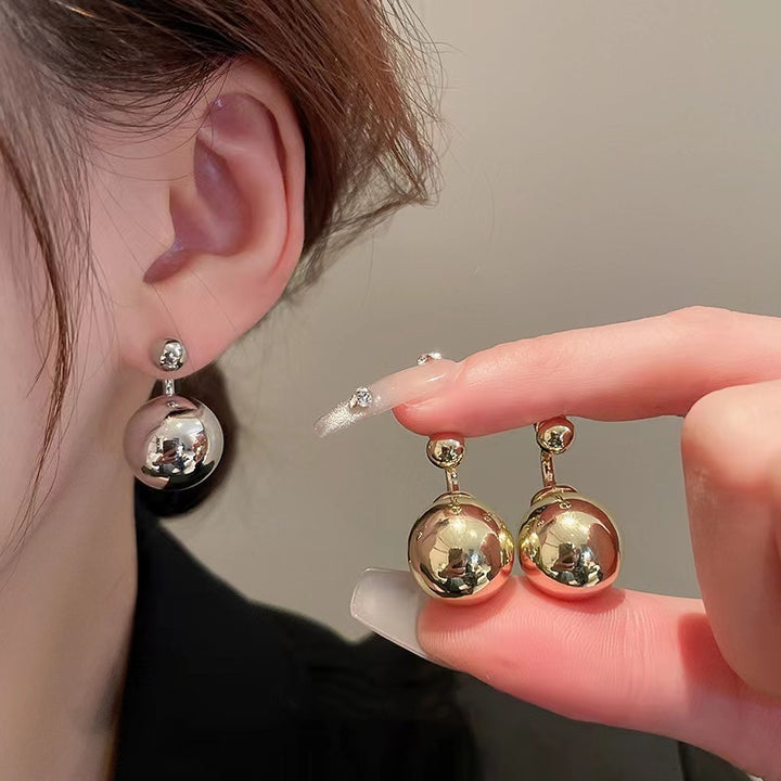 Frauenmodelle runde Perlen Metallic Personalisierte Ohrringe