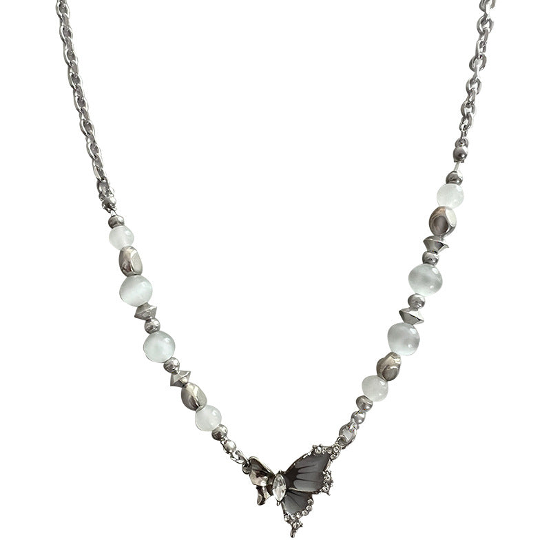 Couper de papillon gris collier d'opale