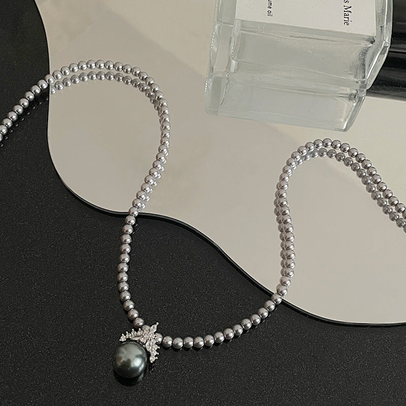 Tempérament de style français Collier de perle de pendentif zircon de la couronne