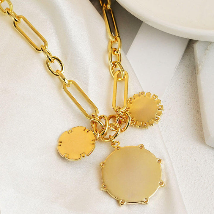 Collier de pendentif solaire créatif chaîne de clavicule en or plaqué en cuivre