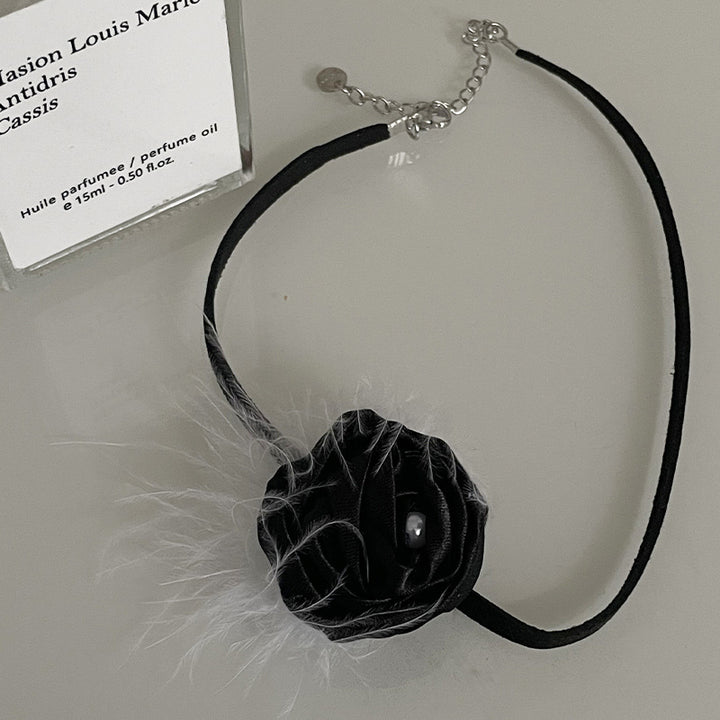 Black Rose Pearl Necklace