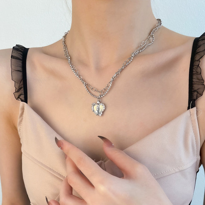Design d'intérêt spécial en forme de cœur plein de collier diamant luxe léger féminin avancé