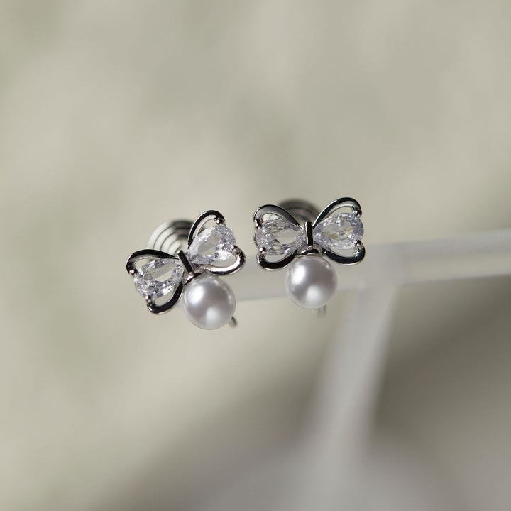 Bowknot Pearl Stud Ored Orees Exquise Special Intest Design