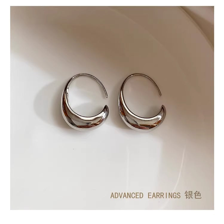 Women's Fashion Geometry Pattern Metal C- Ring Earrings