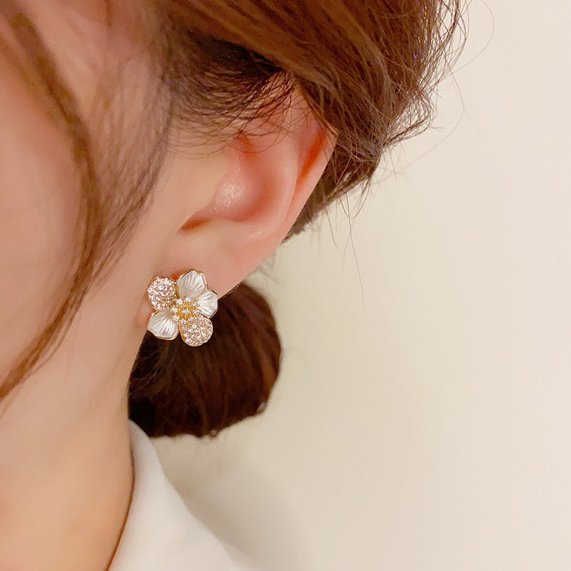 Sweet Micro-inlaid Flower Stud Earrings For Women Sterling Silver Needle Special-interest Design