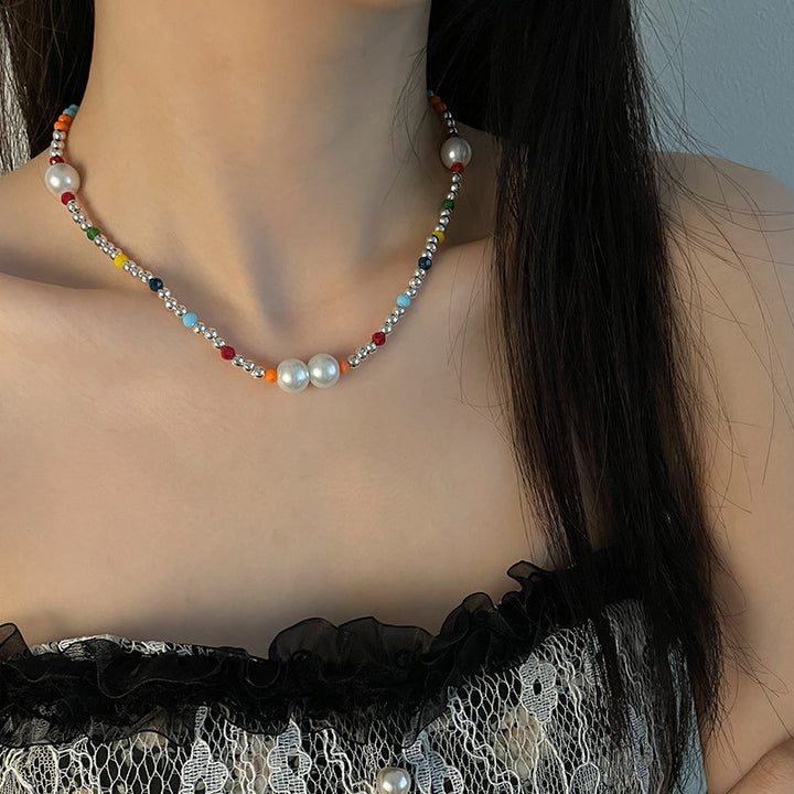 Farbenfrohe Perlennähte Halskette