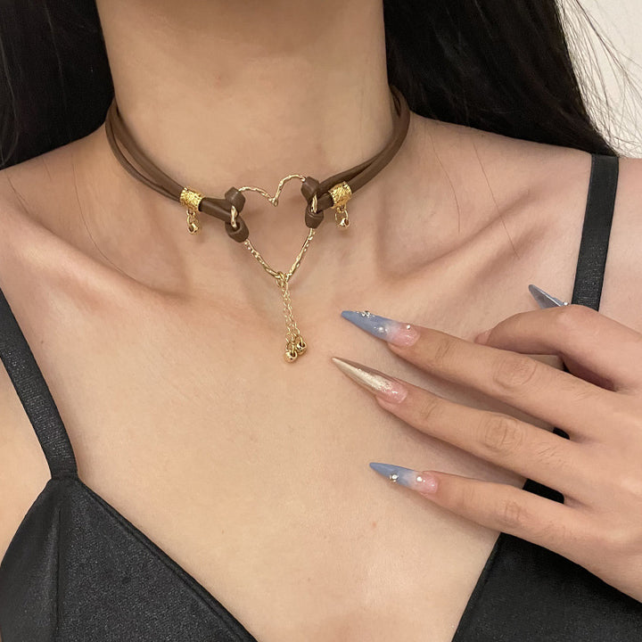 Collana di nappa a cuore cavo di Maillard