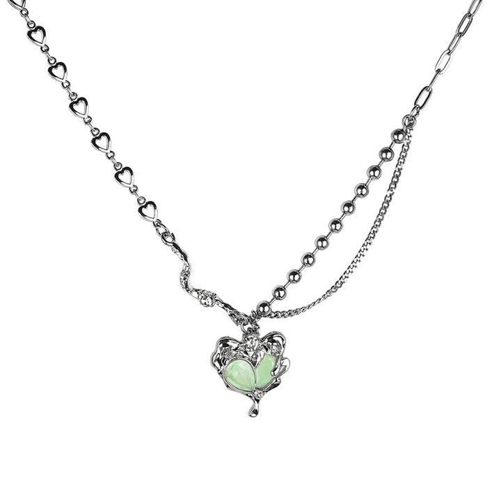 Collier d'amour liquide vert pour les femmes au style froid