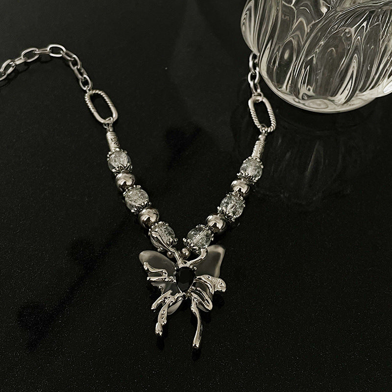 Eis geteilte Perlen nähen Schmetterling Halskette Frauen besonderes Interesse Licht Luxus