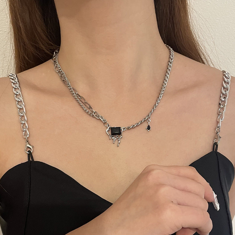 Collar de colgante de lava de diamante negro para mujeres Diseño de interés especial