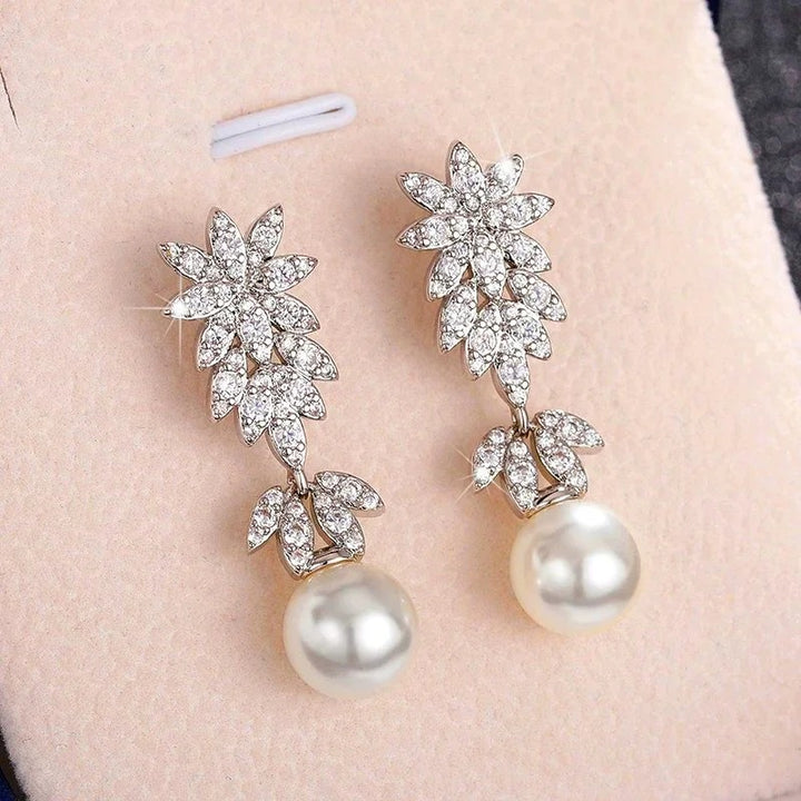 Hochzeitskleiderohrringe super glänzende Perle
