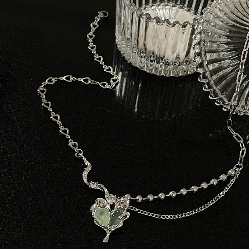 Collar de amor líquido verde para mujeres estilo frío