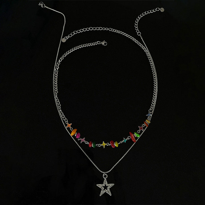 Collier d'étoiles de couture de croix de gravier colorée