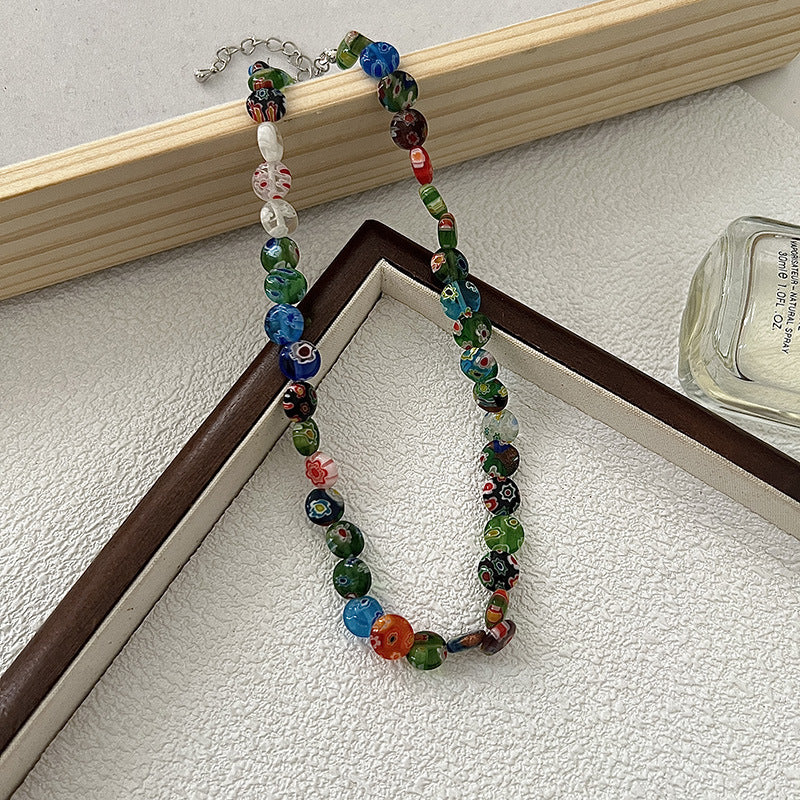 Sensul designului colierului de perle de glazură colorată pentru femei