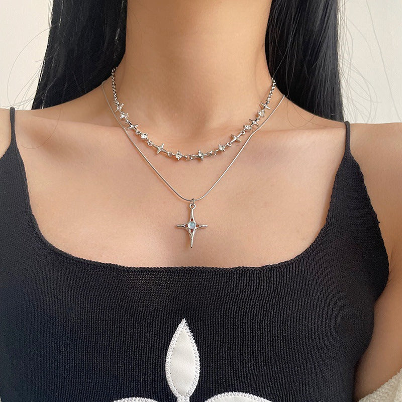 Collier croisé personnalisé européen et américain pour la conception de niche des femmes