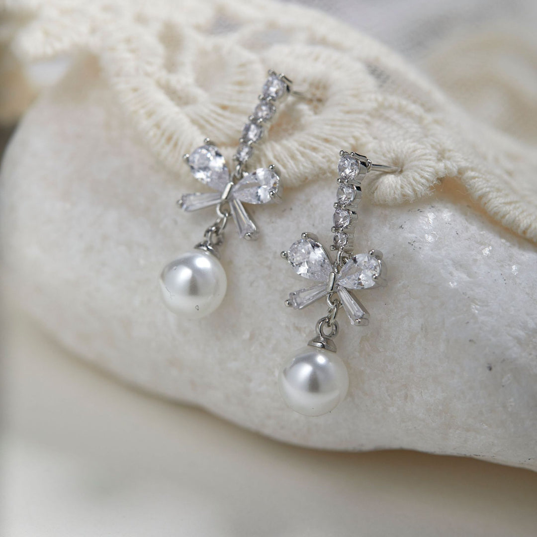 Sweet Bow Pearl Simplicity Stud Earrings