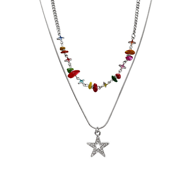 Collier d'étoiles de couture de croix de gravier colorée