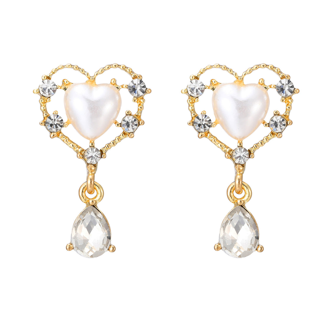 Simple Vintage Pearl Love Heart Stud Earrings