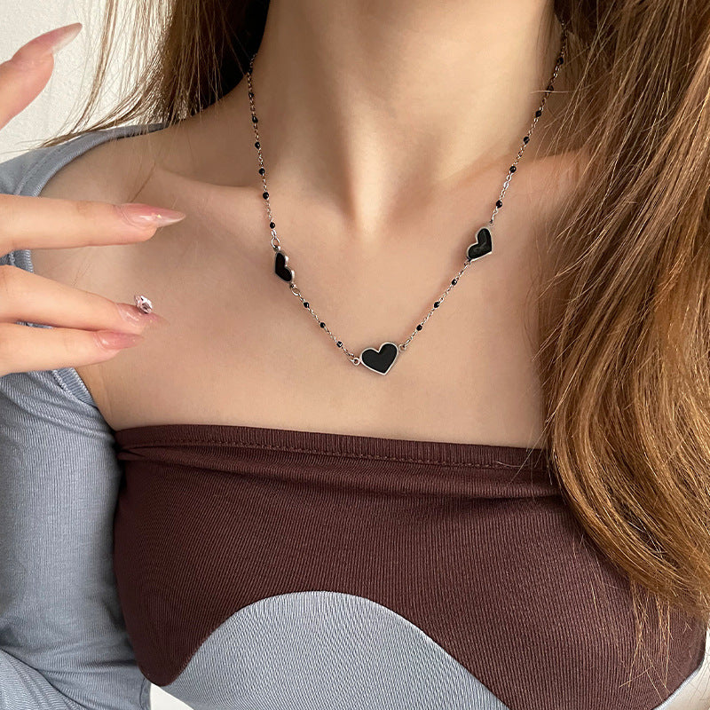 Special-interest Design Black Heart Necklace