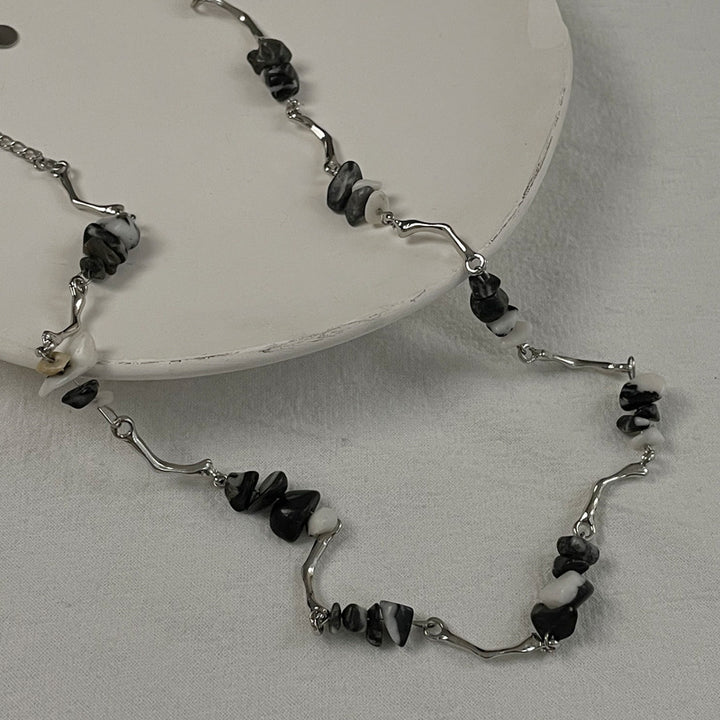 Sweet Cool Personality Black And White Gravel Stitching Necklace