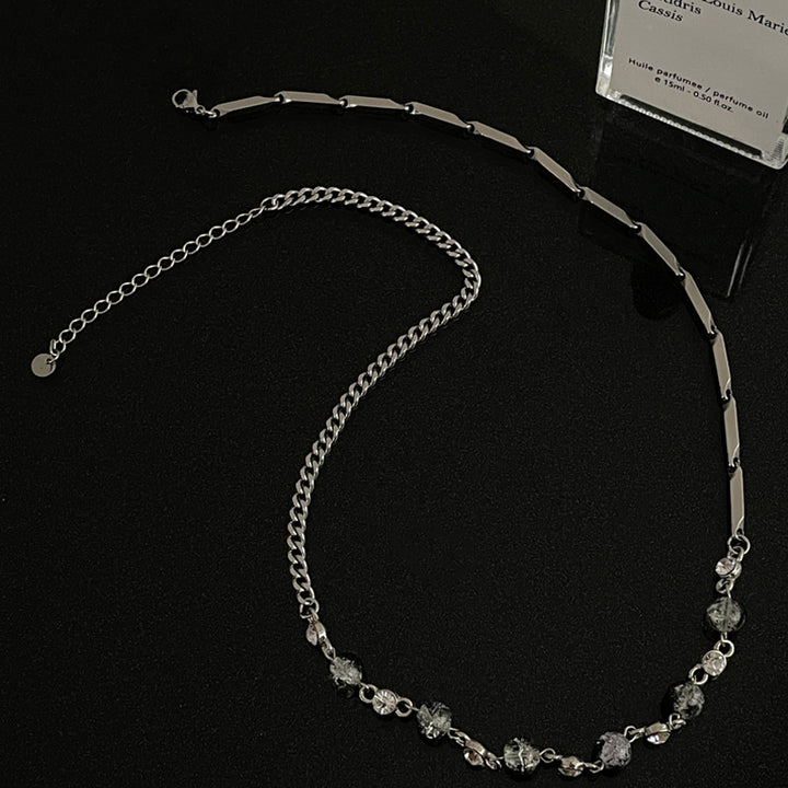 Perles de crack de glace couture un collier de strass