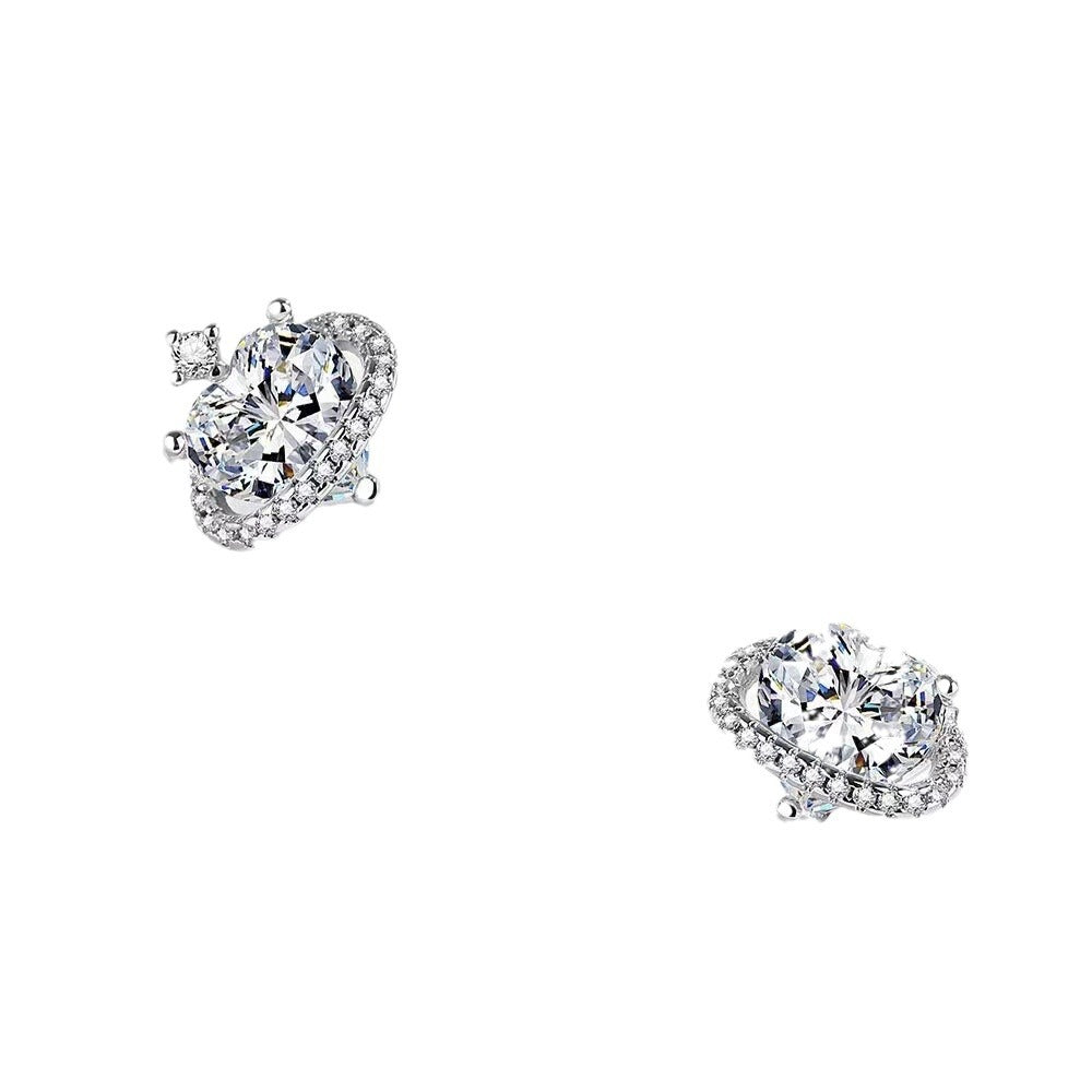 Forma inimii cu diamante cu cercei de zircon pentru femei placate cu argint