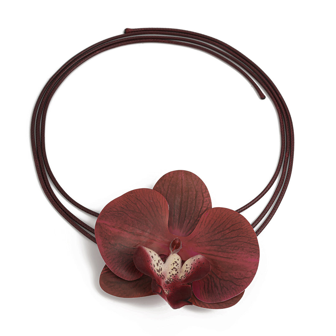 Collana di orchidea farfalla estratta da donne lunghe