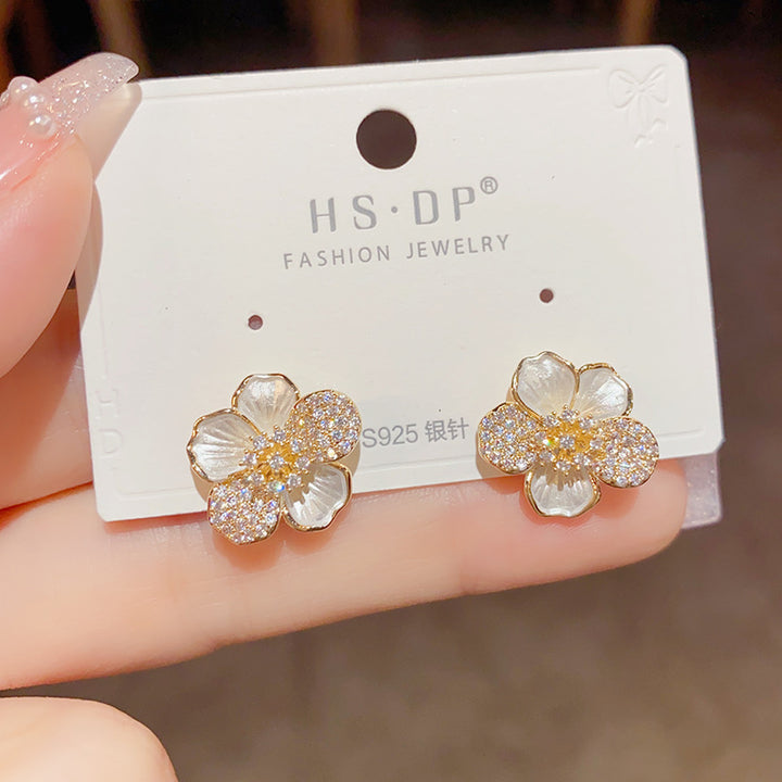Boucles d'oreilles à fleurs micro-incorporées pour femmes conception d'intérêt spécial en argent sterling