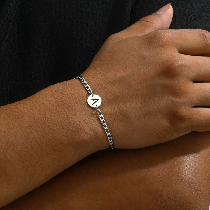Eenvoudige letter titanium stalen armband speciaal belang ontwerp