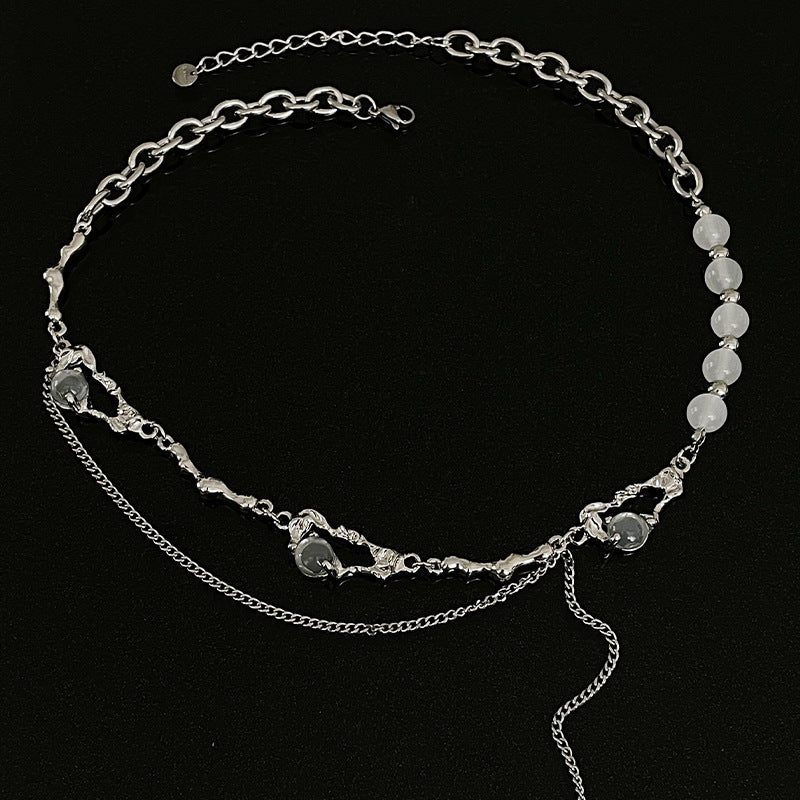 Collier de perles rondes de couture de couture