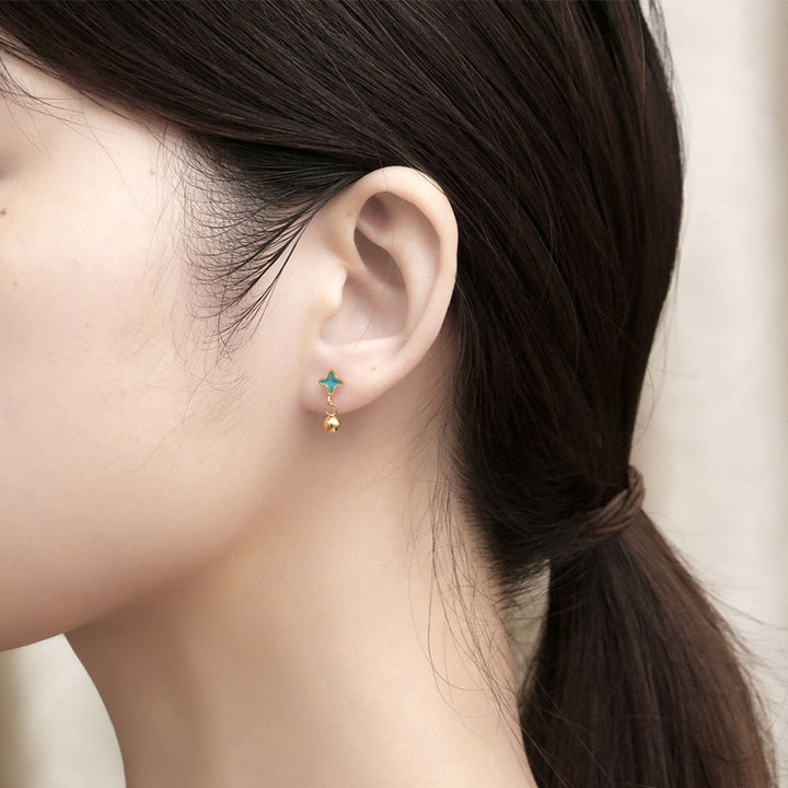 Mujeres de orejas de acero mini titanio refinadas y simples