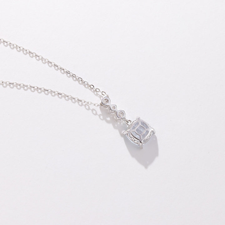 S925 Necklace Silver Zircon Femmina Senso di design di moda a prezzi accessibili