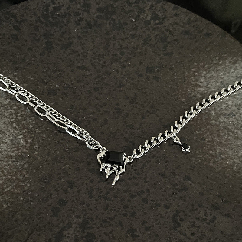 Collar de colgante de lava de diamante negro para mujeres Diseño de interés especial