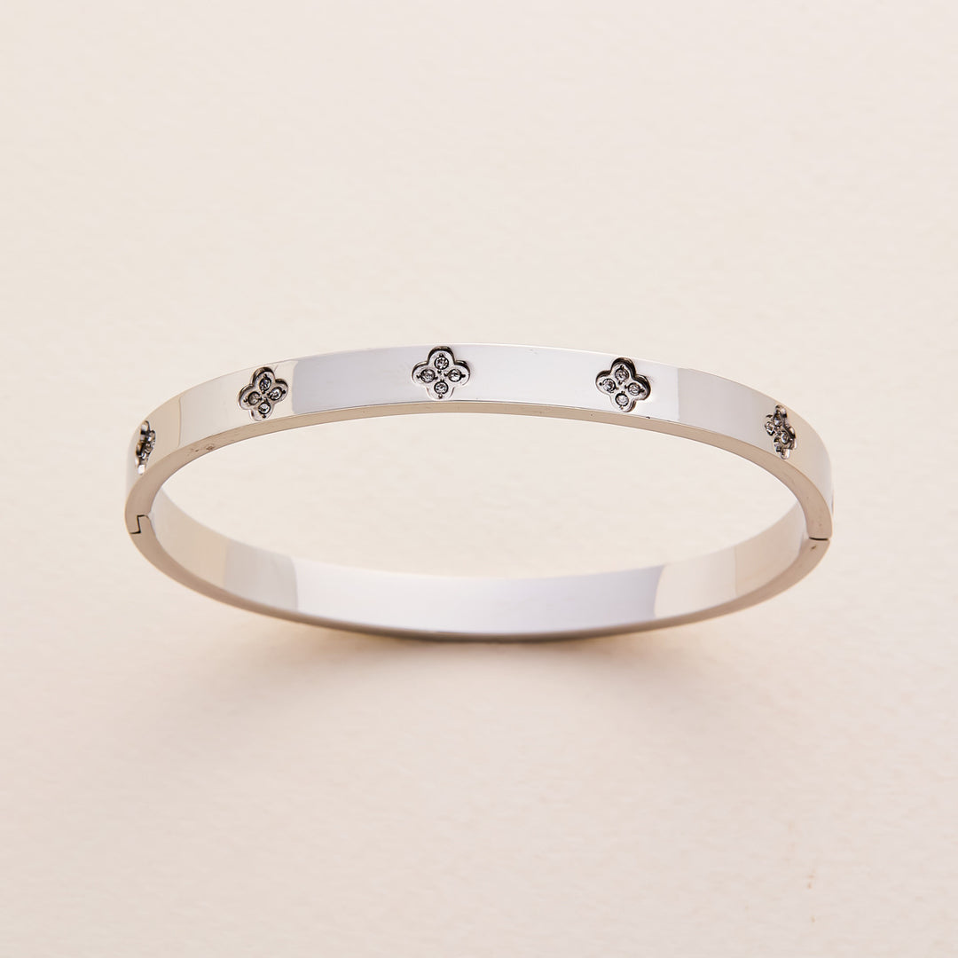 Diseño de pulsera de acero de titanio de diamante nicho