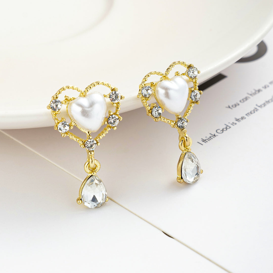 Brincos simples de pérolas vintage Love Heart Stud