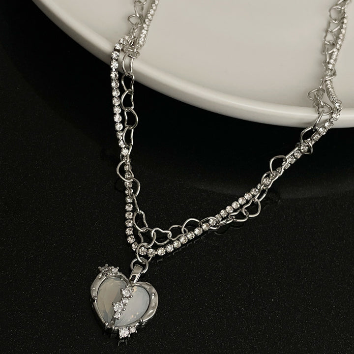 Design speciale a forma di cuore pieno di collana di diamanti Luce delle donne avanzate