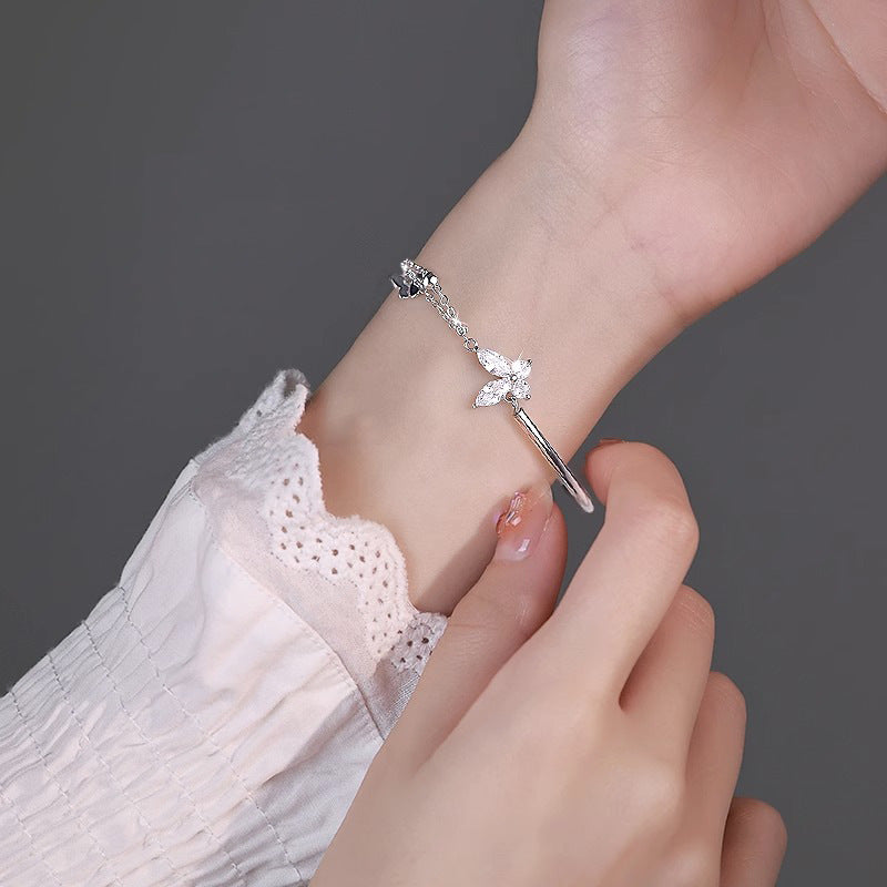 S925 Silverling Silver Butterfly Bracelet Acessórios de prata femininos Luz de luxo requintada