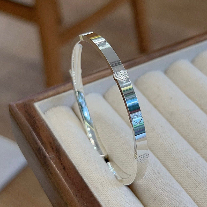 Women's Heart-shaped Sterling Silver Bracelet Smooth Opening